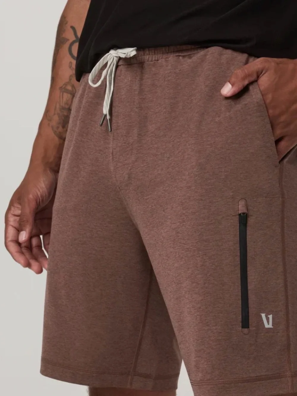 Vuori Men’s Sunday performance shorts in Heathered brown with Drawstring